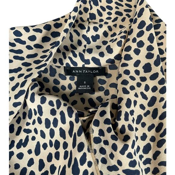 Ann Taylor Animal Print Ruffle Neck Blouse Size Small Long Sleeve Chic Workwear - Picture 10 of 12
